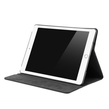 IPad 10, hvid, i landscape med slankt drejeligt etui til iPad 10,2"-serien og skærmen er slukket.