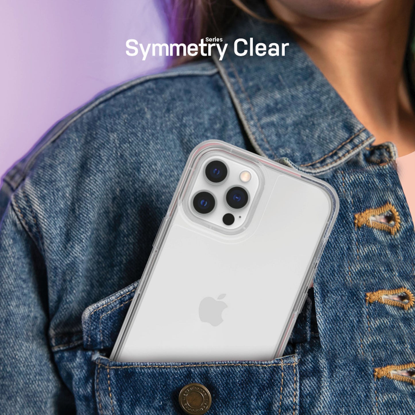 IPhone 12 hvid med Otterbox Symmetry Series Clear cover gennemsigtig, delvist synlig i lommen, Symmetry Series Clear tekst.