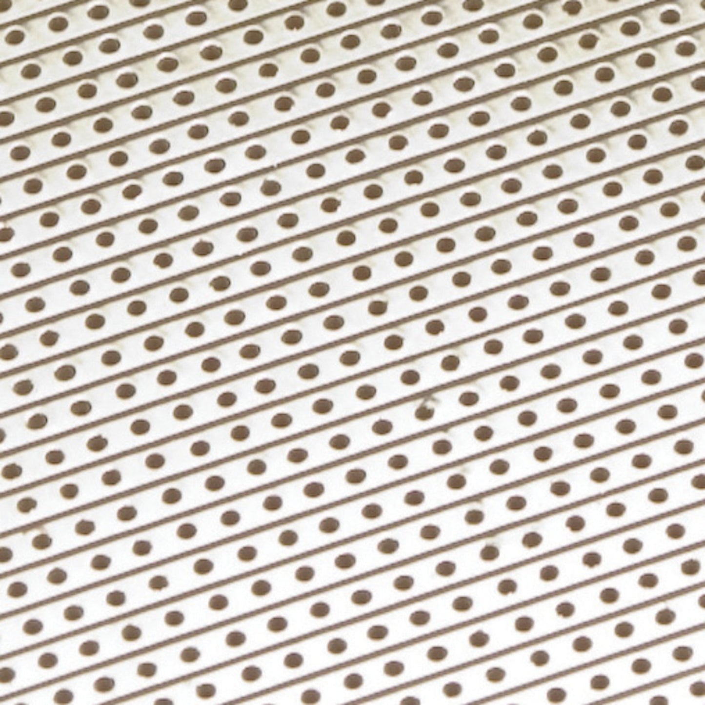 Kemo eksperimentkort FR2 100x160 mm med diagonalrækker af små brune prikker på hvid overflade.