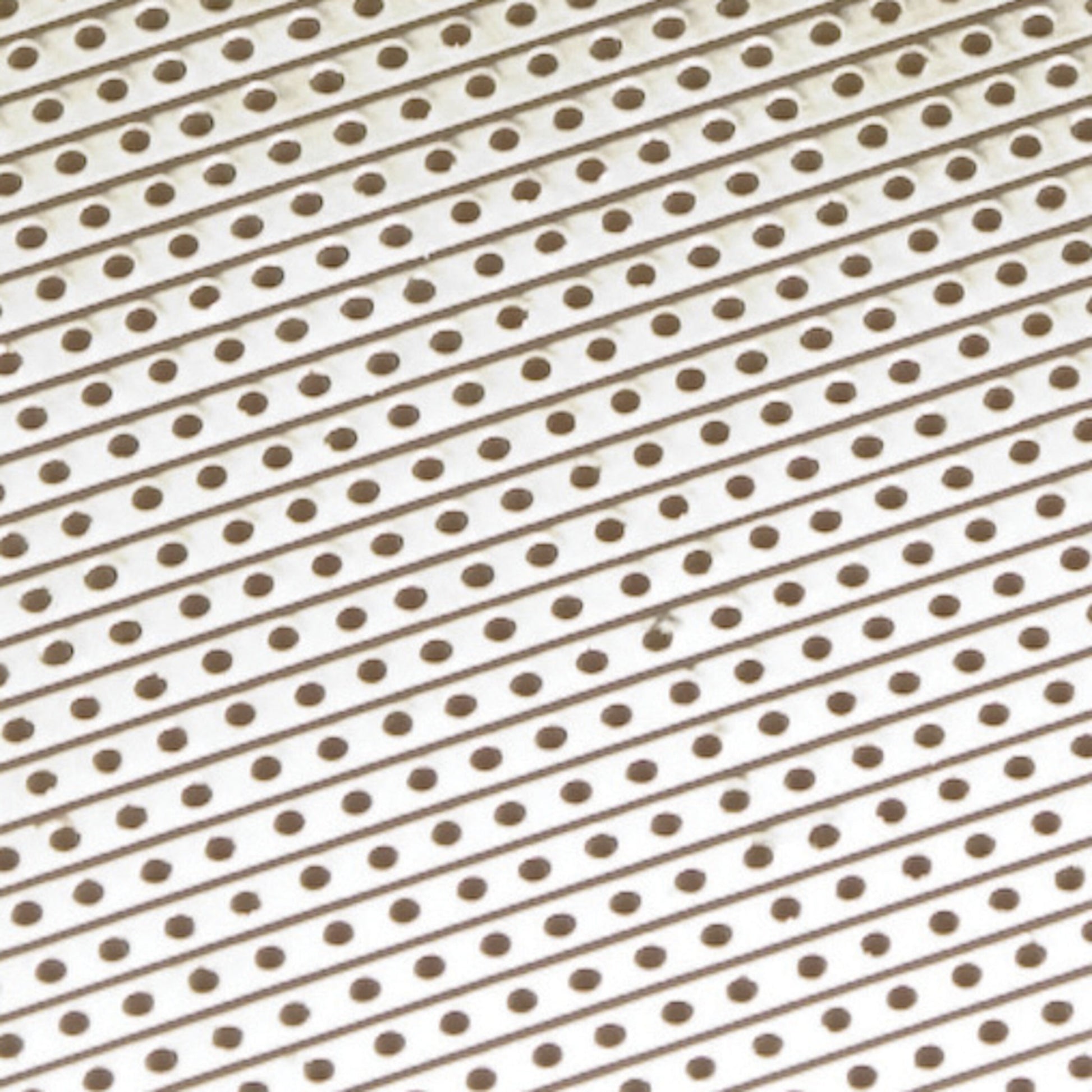 Kemo eksperimentkort FR2 100x160 mm med diagonalrækker af små brune prikker på hvid overflade.