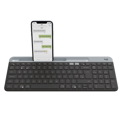 Logitech K580 – slankt trådløst tastatur med integreret holder til smartphone.