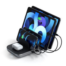 Satechi Dock5 USB-opladningsstation til samtidig opladning af to tablets, to smartphones og trådløse øretelefoner.