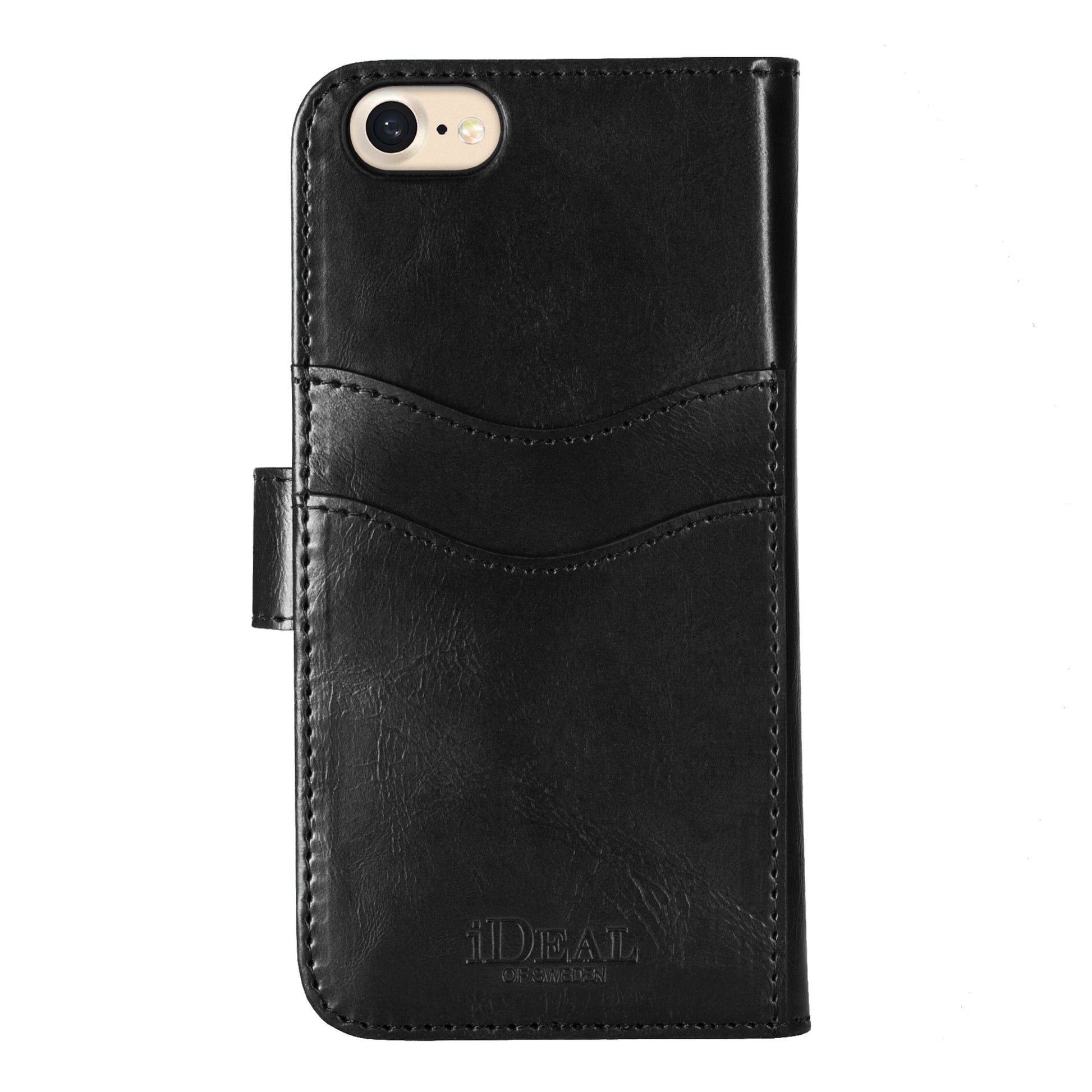 IDEAL OF SWEDEN magnetisk mobilpung til iPhone 6/7/8/SE sort kunstlæder, to kortlommer bagpå, synlige syninger, logopræg nederst.