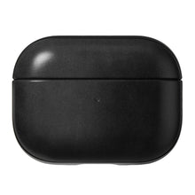 Nomad Robust AirPods Pro-etui Sort, sort rektangulært etui med afrundede kanter i Horween læder, vises lukket.