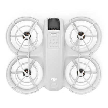 DJI Neo drone set fra oven med ildlukket propel, centralt DJI-logo, frontlygte og knapper.