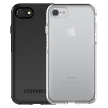 IPhone med sort Otterbox Symmetry Robust cover til iPhone 6/6s/7/8/SE, samt én med gennemsigtigt cover, Otterbox logo synligt.