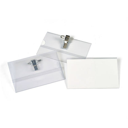 Plastlommer til navneskilte, transparente, 90x54 mm, til med metalclips og én med blank indsats.