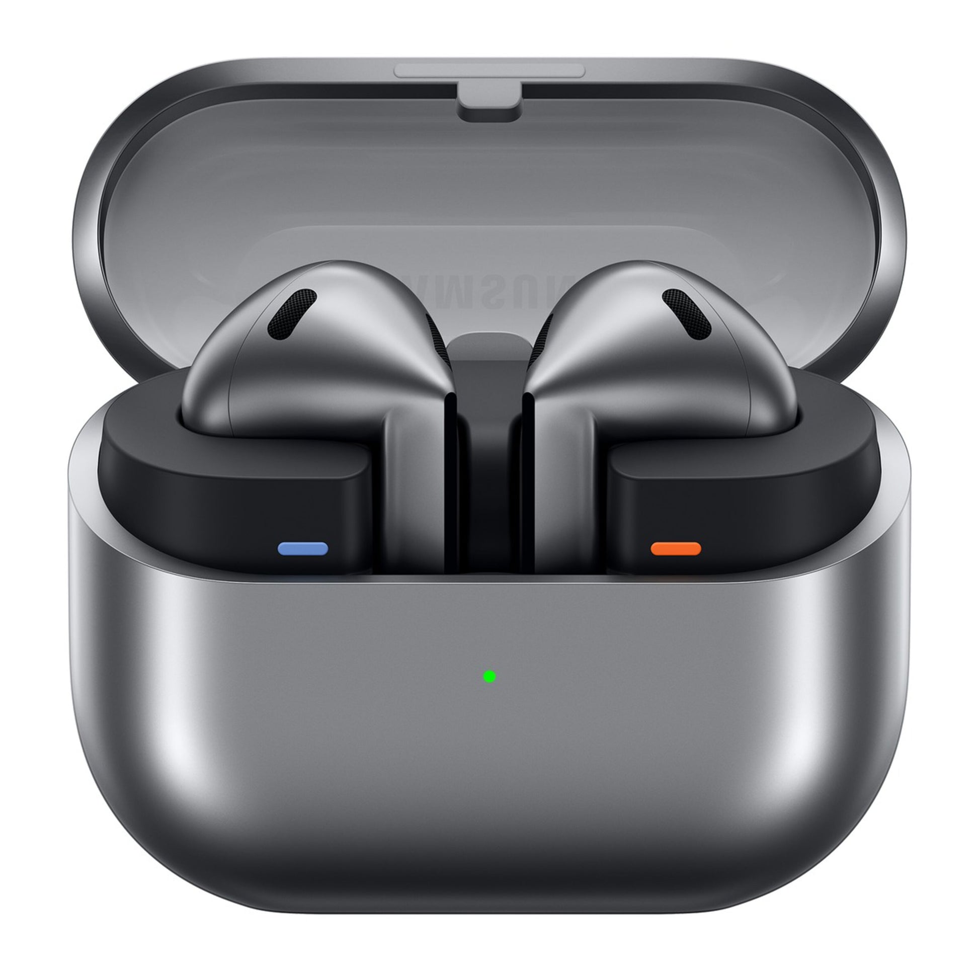 Samsung Galaxy Buds3 trådløse høretelefoner sølv i åben opladeetui med grøn indikatorlampe foran.