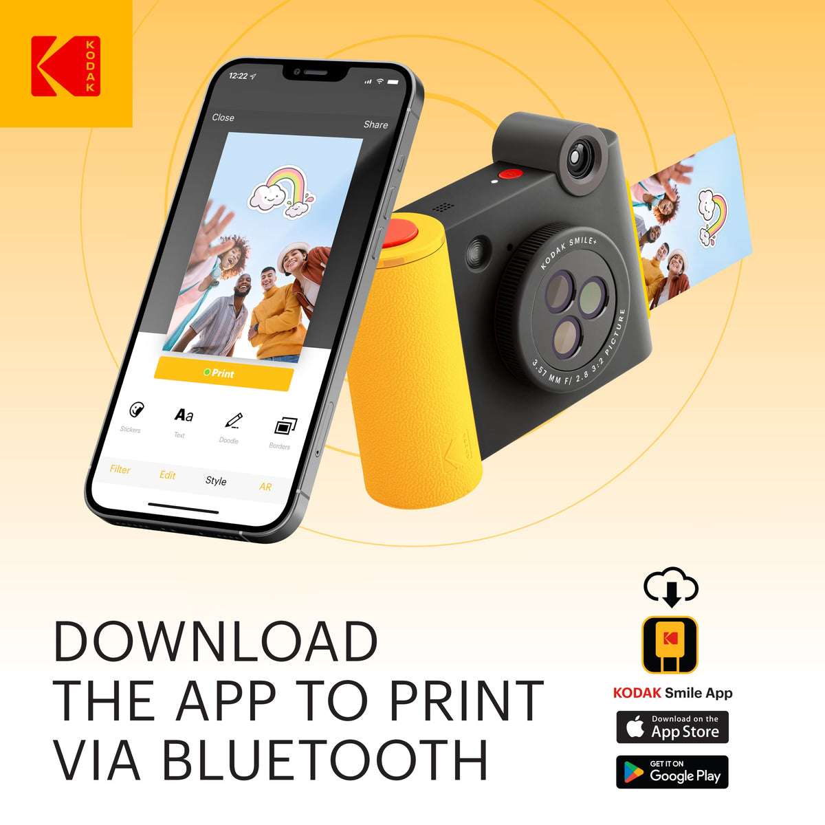 Kodak Smile+ digitalkamera i sort og gul med ZINK-printer og Bluetooth ved siden af en smartphone med en redigeringsapp.
