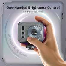 SmallRig Vibe P108 Pro RGBWW mini-LED-videolampe med centralt indstillingshjul og statusdisplay.