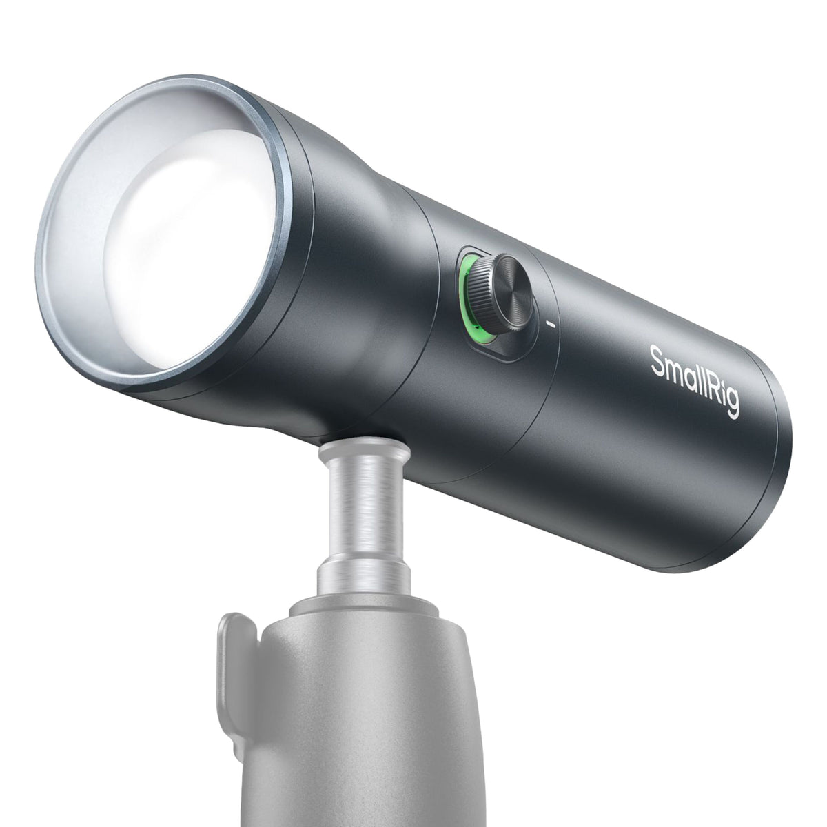SmallRig RF 10C LED-videolampe med fokuserbar lysstråle, 20 gobofiltre og cylinderform på et lille stativ.