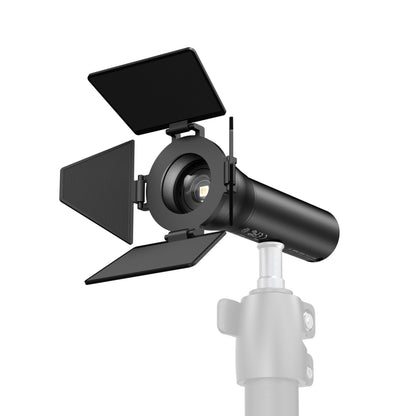 SmallRig RF 05B bærbar LED-videolampe, 1900–8000 K, IP65, justerbar farvetemperatur og låseklapper på lysstativet.