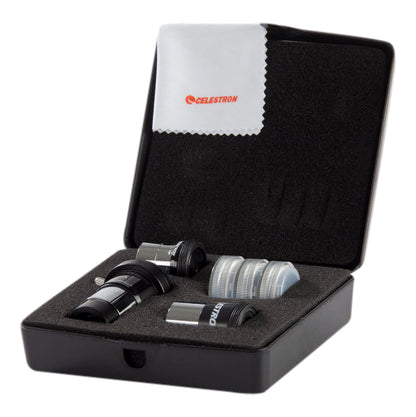 Celestron AstroMaster tilbehørssæt 1,25″ med 8 dele, okularer, filtre, Barlow-linse, pudseklud og foret kuffert.
