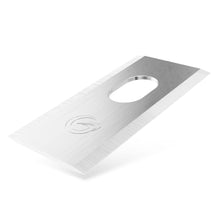 Grimsholm knive til Dreame robotplæneklipper, 12-pak, metal, rektangulær med skrå kanter og ovalt hul.