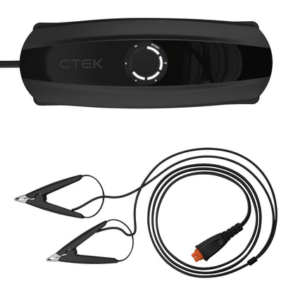 Ctek CS ONE Gen 2 smart batterilader 12V sort med APTO-teknologi, rund drejeknap og lange kabler med metal-klemmer.