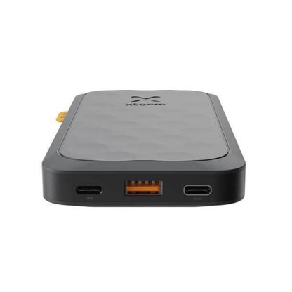 Xtorm Powerbank Fuel Series 5 20W 10000mAh sort set forfra med til USB-C og ét USB-A port.