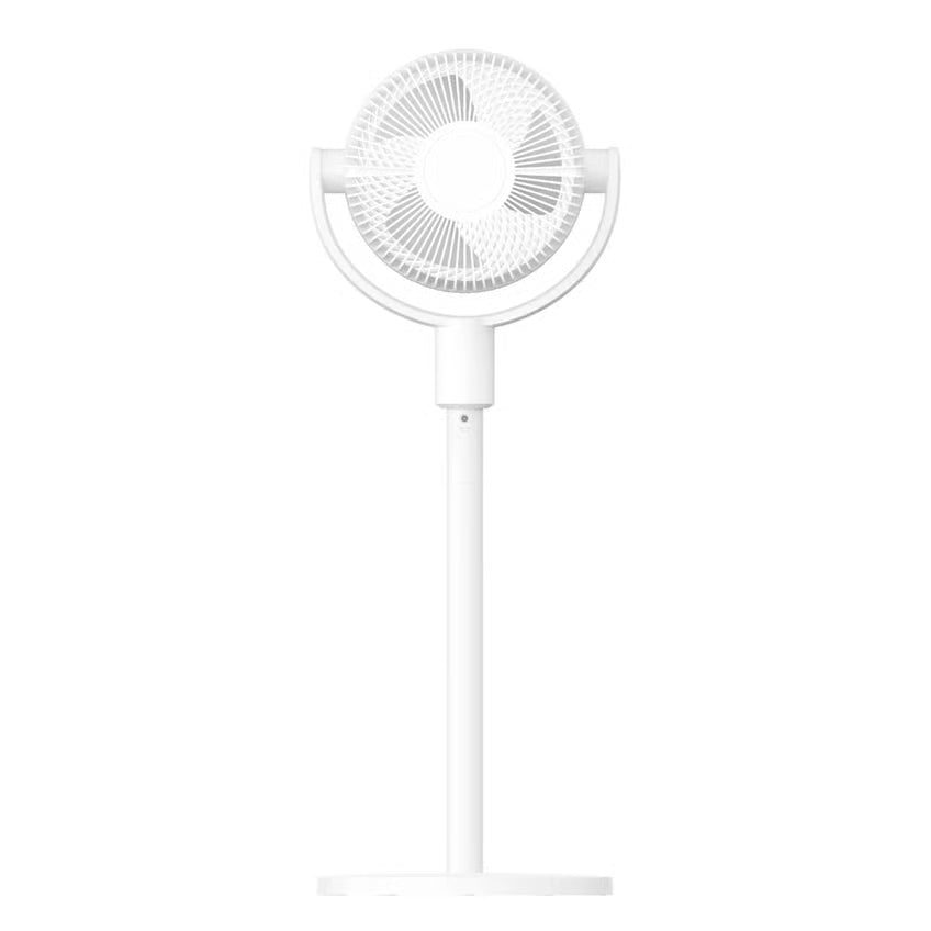 Xiaomi Smart stående luftcirkulationsventilator, hvid fod og rund gitter, styres via Mi Home-appen.