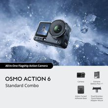 DJI Osmo Action 6 Standard Combo actionkamera med batteri, klæbende base og quick-release adapter, vises med vandsprøjt.
