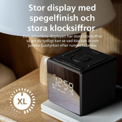 Philips R4600 DAB+ vækkeur sølv med stort spejldisplay, justerbar lysstyrke og USB-C opladning.