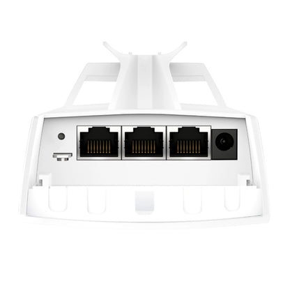 TP-Link Omada EAP215-Bridge KIT bagfra, trådløs 5 km, tre Ethernet-porte, strømstik, resetknap og micro USB.