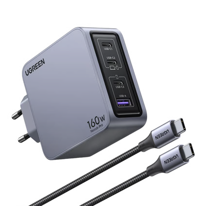 UGREEN Nexode Pro 160 W GaN-oplader med tre USB-C-porte, én USB-A-port og to flettede USB-C-til-USB-C-kabler.