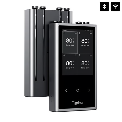 Typhur Sync Quad trådløst stegetermometer med fire sonder, touchscreen med fire temperaturmålinger samt Bluetooth- og WiFi-ikoner.