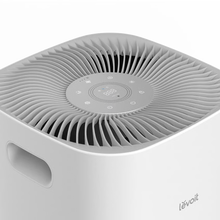 LEVOIT Core 600S Smart luftrenser med cirkulær luftventil, betjeningspanel og digitalt display samt HEPA-filter.