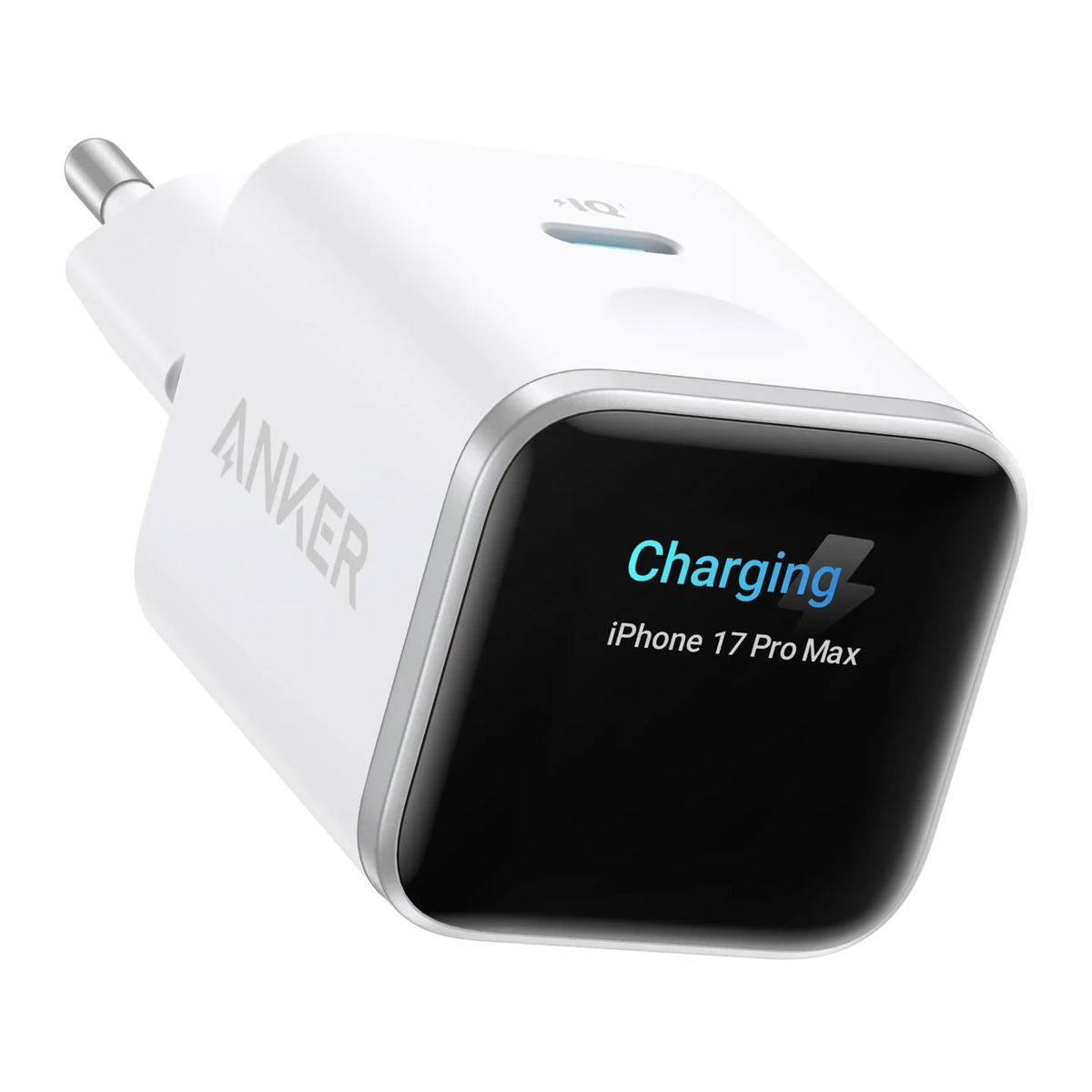 Anker Nano Charger 45 W USB-C-oplader, hvid, med EU-stik; displayet viser Charging iPhone 17 Pro Max; IQ-logo øverst.