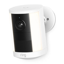 Ring Spotlight Cam Battery (2. generation) – trådløst overvågningskamera, hvidt, med indbyggede lyskilder, vægmonteret.