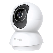 TP-Link Tapo C250 4K indendørs pan/tilt-overvågningskamera i hvid med sort linsehus og logo på foden.