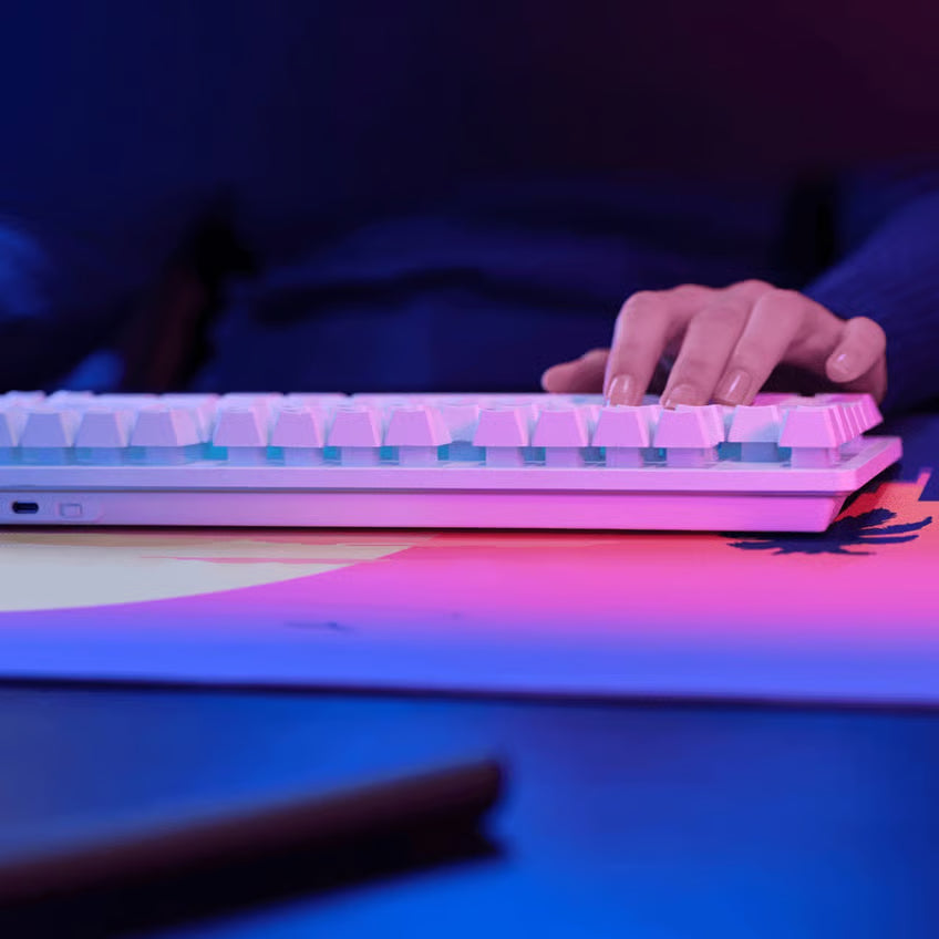 Trust GXT 882 trådløst gamingsæt med tastatur, mus og musemåtte, Hvid