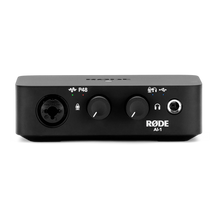 RØDE AI-1 USB-lydinterface med to betjeningsknapper, LED-indikatorer, mikrofonindgang og hovedtelefonudgang.