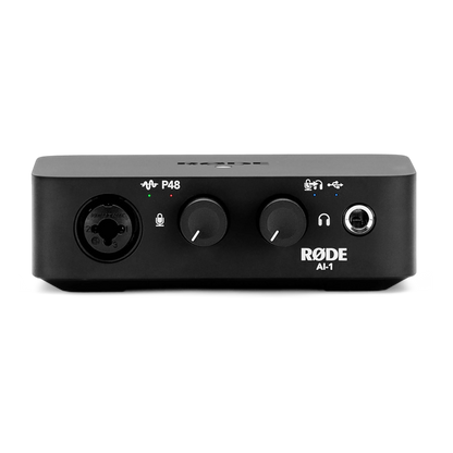 RØDE AI-1 USB-lydinterface med to betjeningsknapper, LED-indikatorer, mikrofonindgang og hovedtelefonudgang.