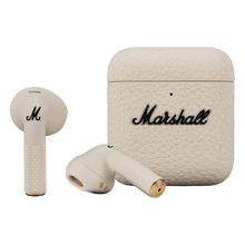 MARSHALL Minor IV trådløse in-ear-høretelefoner i cremefarve med struktureret opladningsetui og Marshall-logo.