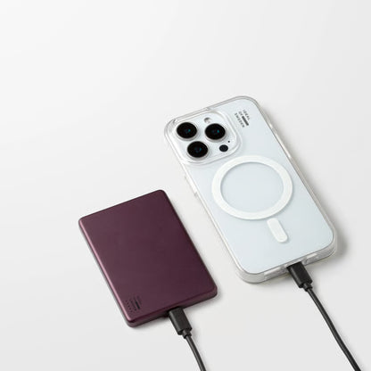 IDEAL OF SWEDEN Slim Powerbank MagSafe 5000 mAh, Cherry Lacquer