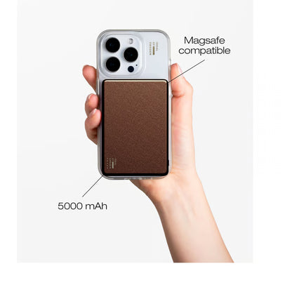 IDEAL OF SWEDEN Slim Powerbank MagSafe 5000 mAh, Mocha Mousse