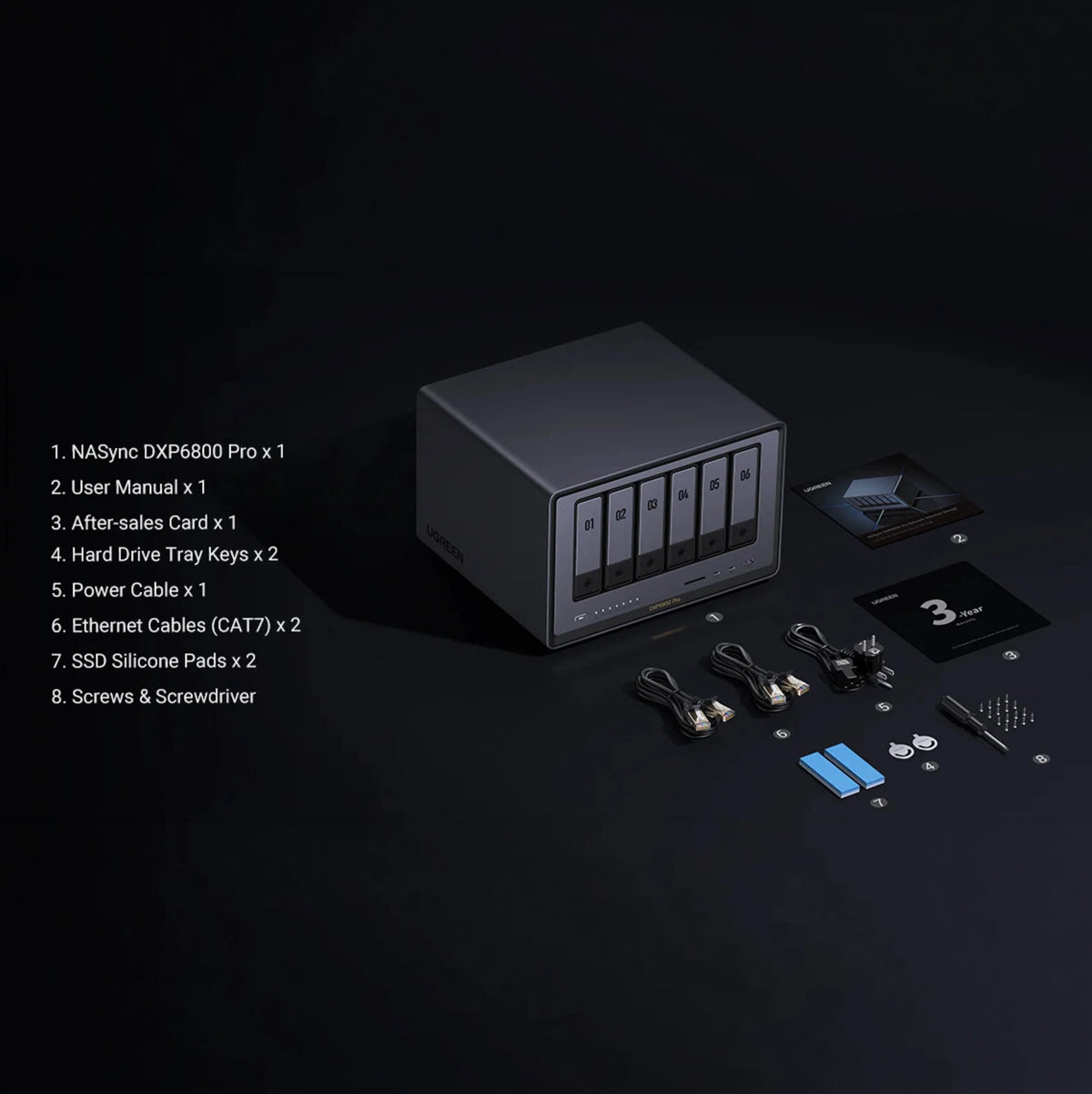 Ugreen NASync DXP6800 Pro 6-bay NAS med medfølgende tilbehør og kabler på mørk baggrund.