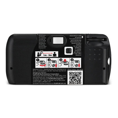 FUJIFILM QuickSnap sort-hvid engangskamera til 27 billeder – brugsanvisning, QR-kode, produktoplysninger, oversigt over sort-hvide fotos.