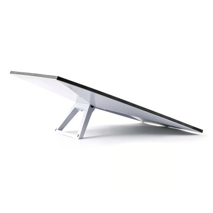 Starlink Standard Kit Gen 4-parabol med rektangulært design og vinklet stativ.
