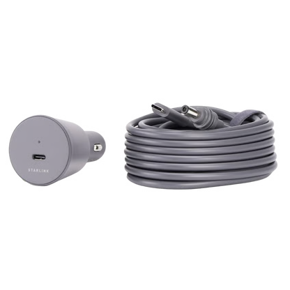 Grå Starlink Mini-biladapter, USB-C til 12–24 V med USB-C-port, spiralkabel med USB-C- og DC-stik.