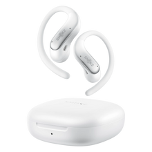 SHOKZ OpenFit Air 2 hovedtelefoner med åbne øretelefoner, hvid, med ørebøjler og tilhørende opladningsetui.