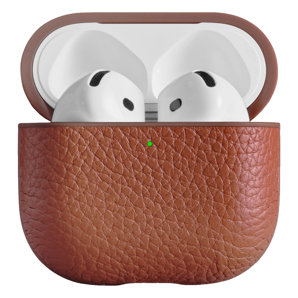 Woolnut læderetui til AirPods 5 i cognacfarve, åbent etui med hvide trådløse øretelefoner og grøn opladningslampe.