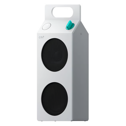 Nothing CMF Speaker M – bærbar Bluetooth-højttaler i hvid med bærehåndtag, to sorte højttalergitre og en teal drejeknap.