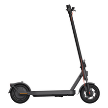 Sort Xiaomi Electric Scooter Elite NE elløbehjul med sammenklappeligt styr, rødt bremsekabel og bagrefleks.