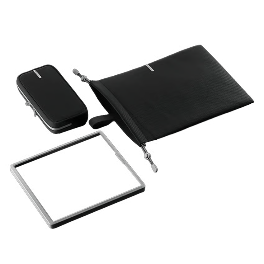 Starlink Mini Travel Kit – rejsetaske i sort med firkantet hardcase, lynlåsetui og ramme.