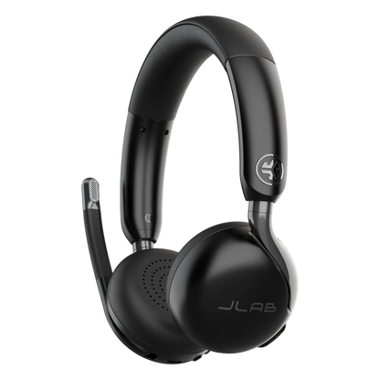 JLab GO Work 3 trådløse on-ear-hovedtelefoner i sort med boom-mikrofon, polstret hovedbøjle og Bluetooth Multipoint.