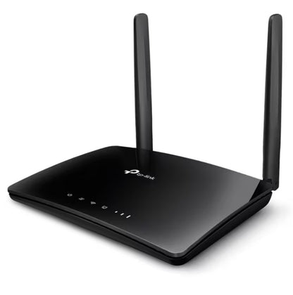 TP-Link Archer MR200 4G router med modem AC750, sort dual-band WiFi, to opretstående antenner, LED-indikatorer foran.