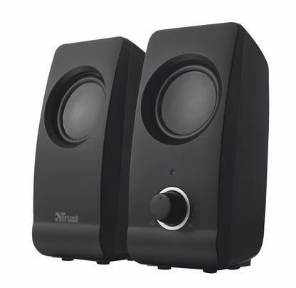 Trust Remo 2.0 sorte computerhøjttalere med runde drivere, USB-stik, frontlogo, volumenkontrol og indikatorlys.