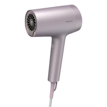 Philips 7000-serien BHD723/10 hårtørrer i lavendel med rundt hoved, cirkulært luftindtag, ionteknologi og ledning.