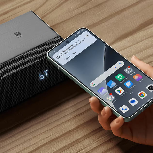 Xiaomi Soundbar Pro 2.0, sort, 84 W, Dolby Audio, HDMI eARC, NFC-logo, smartphone med Bluetooth 5.3-parringskode.